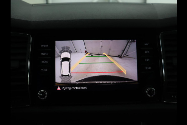 Škoda Kodiaq 1.5 TSI Business Edition 7-persoons | Leder | Trekhaak | Stoelverwarming | Carplay | Camera | Full LED | Navigatie | Canton Sound | Climate control