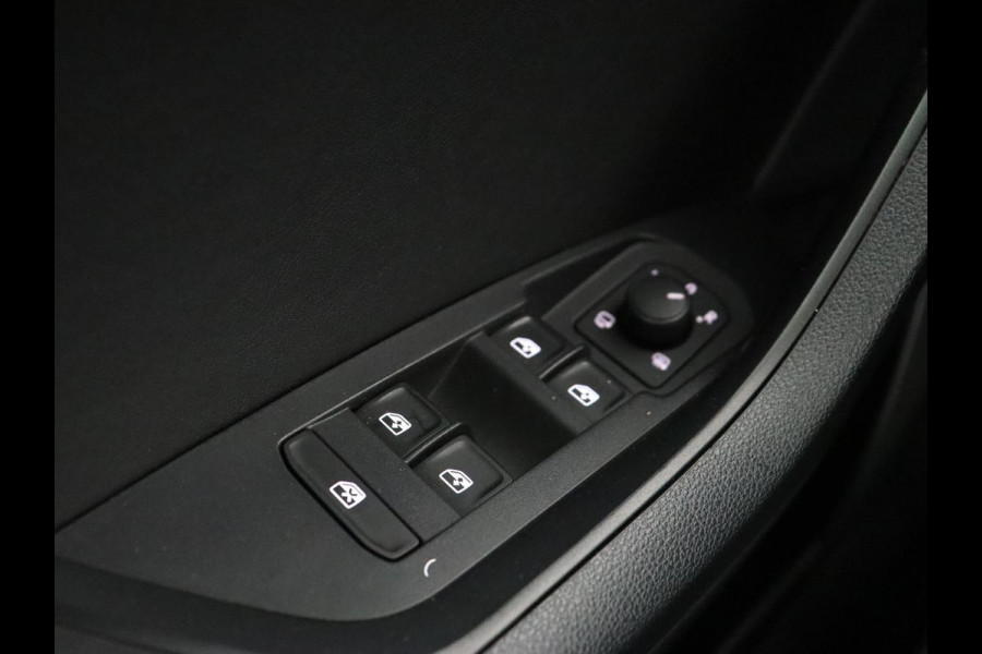 Škoda Kodiaq 1.5 TSI Business Edition 7-persoons | Leder | Trekhaak | Stoelverwarming | Carplay | Camera | Full LED | Navigatie | Canton Sound | Climate control