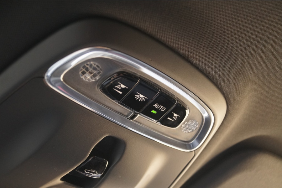Volvo V60 2.0 T5 250pk Automaat Momentum -PANO-LEER-CAM-