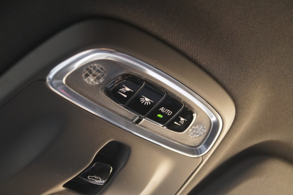 Volvo V60 2.0 T5 250pk Automaat Momentum -PANO-LEER-CAM-