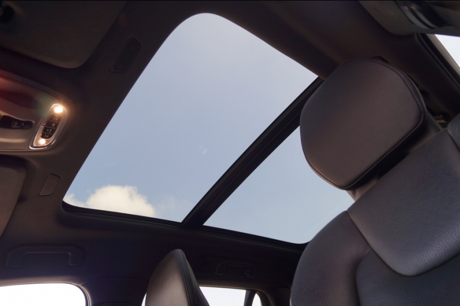 Volvo V60 2.0 T5 250pk Automaat Momentum -PANO-LEER-CAM-