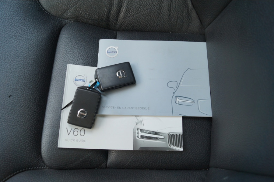 Volvo V60 2.0 T5 250pk Automaat Momentum -PANO-LEER-CAM-