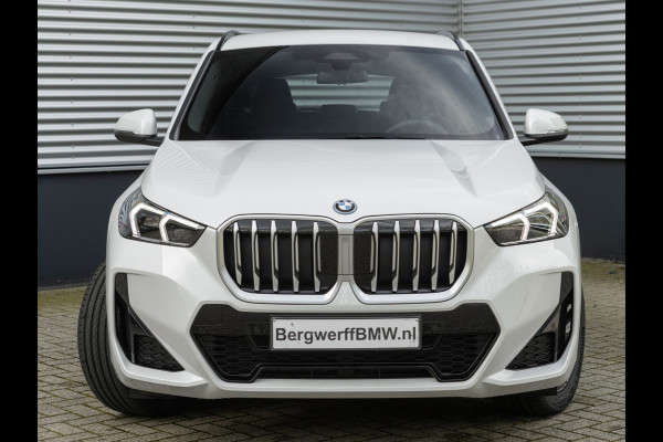 BMW X1 xDrive25e M-Sport - Active Cruise Control - Camera - Stoelverwarming