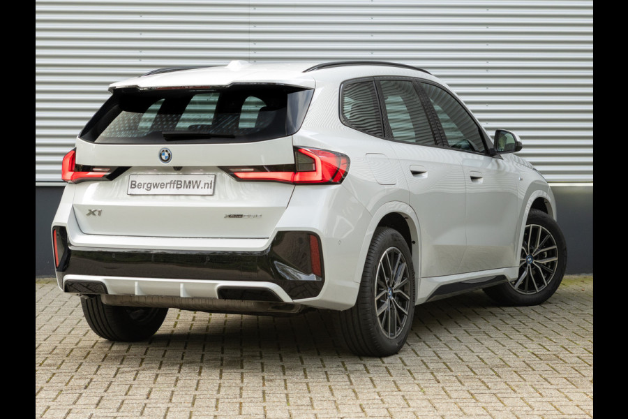 BMW X1 xDrive25e M-Sport - Active Cruise Control - Camera - Stoelverwarming