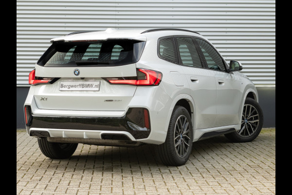 BMW X1 xDrive25e M-Sport - Active Cruise Control - Camera - Stoelverwarming