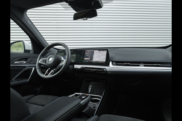 BMW X1 xDrive25e M-Sport - Active Cruise Control - Camera - Stoelverwarming