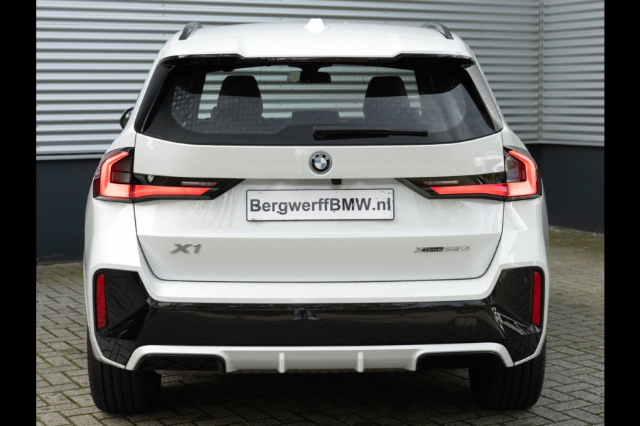 BMW X1 xDrive25e M-Sport - Active Cruise Control - Camera - Stoelverwarming