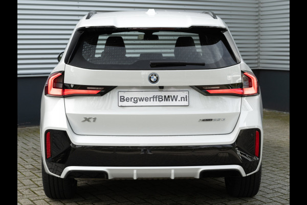 BMW X1 xDrive25e M-Sport - Active Cruise Control - Camera - Stoelverwarming