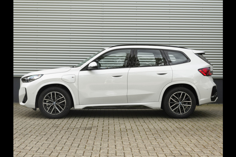 BMW X1 xDrive25e M-Sport - Active Cruise Control - Camera - Stoelverwarming
