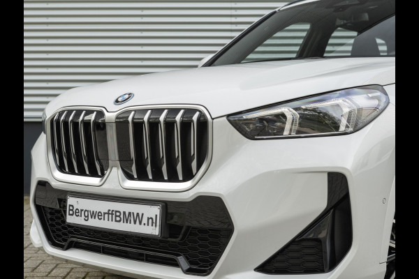 BMW X1 xDrive25e M-Sport - Active Cruise Control - Camera - Stoelverwarming