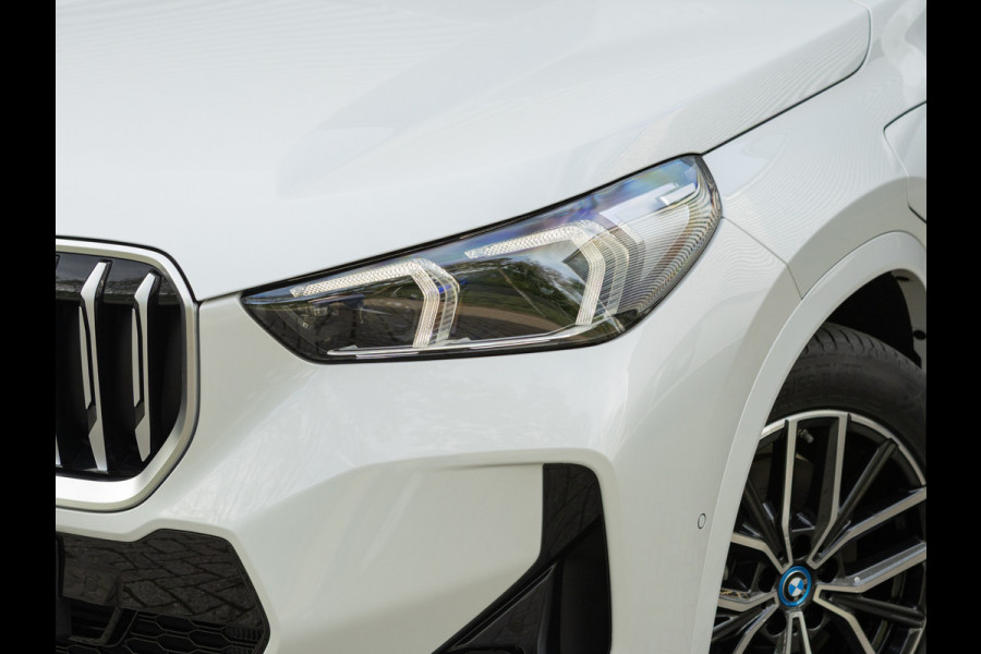 BMW X1 xDrive25e M-Sport - Active Cruise Control - Camera - Stoelverwarming