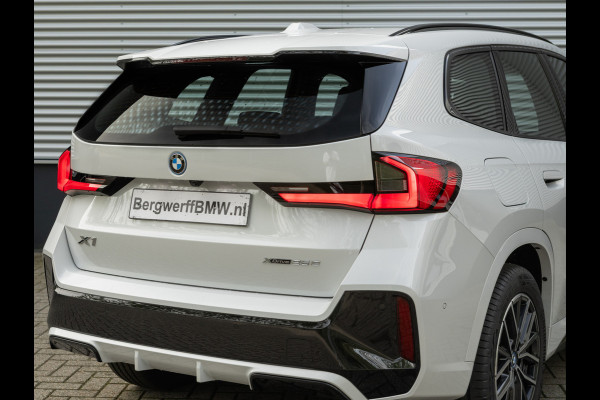 BMW X1 xDrive25e M-Sport - Active Cruise Control - Camera - Stoelverwarming