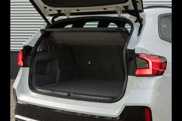 BMW X1 xDrive25e M-Sport - Active Cruise Control - Camera - Stoelverwarming