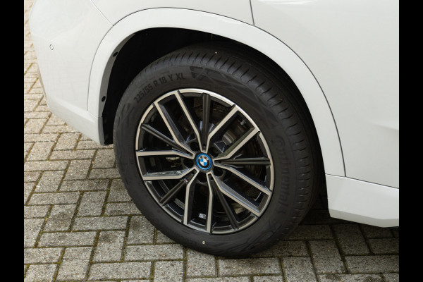 BMW X1 xDrive25e M-Sport - Active Cruise Control - Camera - Stoelverwarming