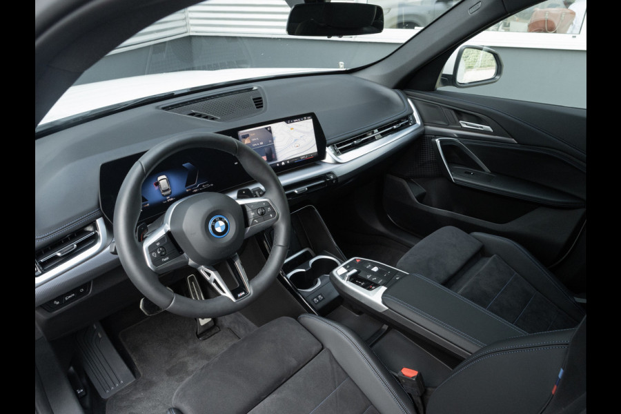 BMW X1 xDrive25e M-Sport - Active Cruise Control - Camera - Stoelverwarming