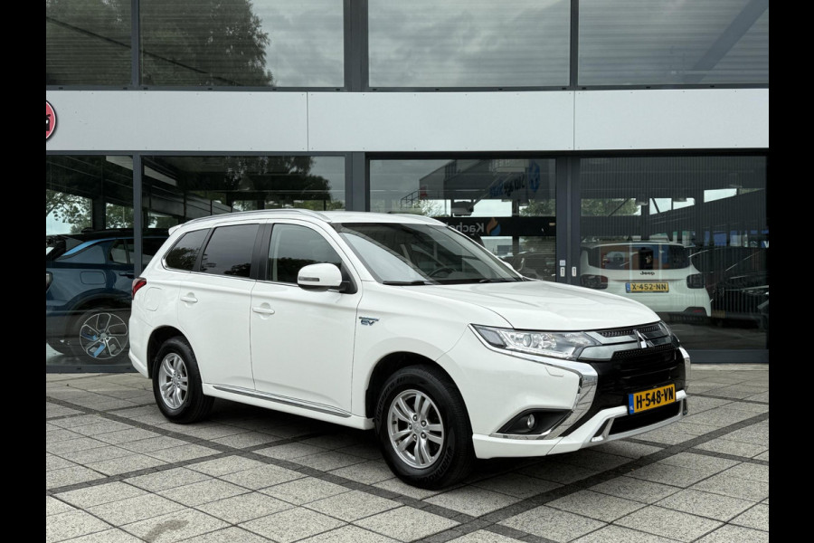 Mitsubishi Outlander 2.4 PHEV Pure | Camera | Carplay | Stoelverwarming |