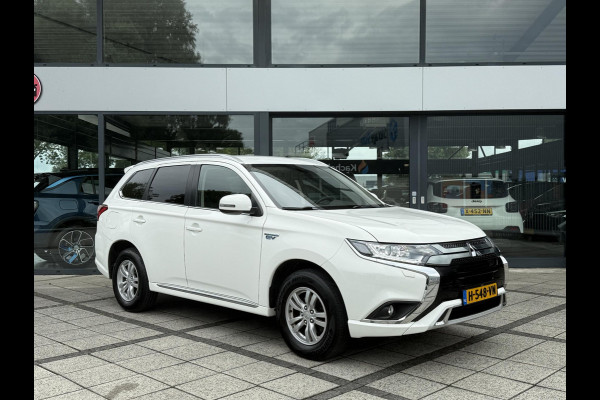 Mitsubishi Outlander 2.4 PHEV Pure | Camera | Carplay | Stoelverwarming |