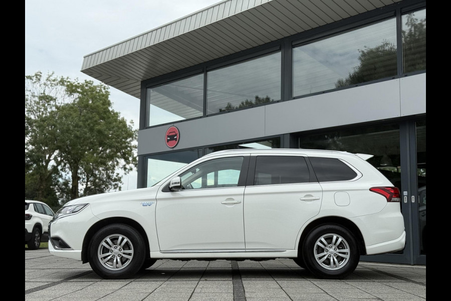 Mitsubishi Outlander 2.4 PHEV Pure | Camera | Carplay | Stoelverwarming |