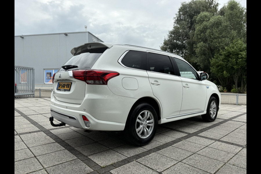 Mitsubishi Outlander 2.4 PHEV Pure | Camera | Carplay | Stoelverwarming |