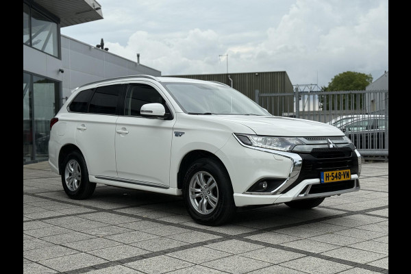 Mitsubishi Outlander 2.4 PHEV Pure | Camera | Carplay | Stoelverwarming |