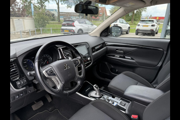 Mitsubishi Outlander 2.4 PHEV Pure | Camera | Carplay | Stoelverwarming |