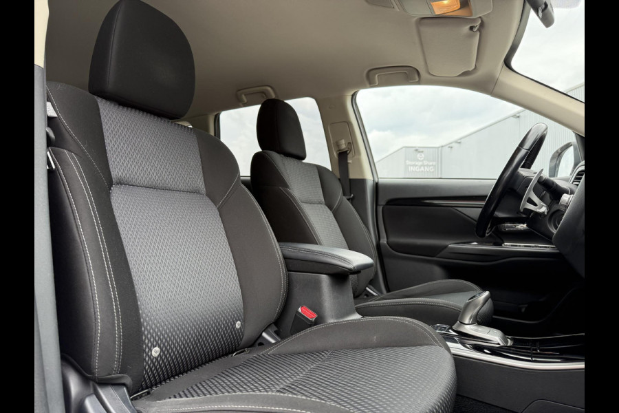 Mitsubishi Outlander 2.4 PHEV Pure | Camera | Carplay | Stoelverwarming |