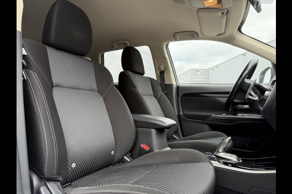 Mitsubishi Outlander 2.4 PHEV Pure | Camera | Carplay | Stoelverwarming |