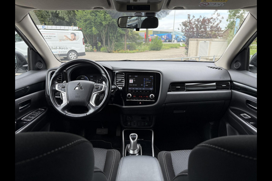 Mitsubishi Outlander 2.4 PHEV Pure | Camera | Carplay | Stoelverwarming |