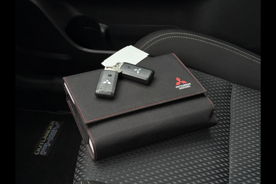 Mitsubishi Outlander 2.4 PHEV Pure | Camera | Carplay | Stoelverwarming |