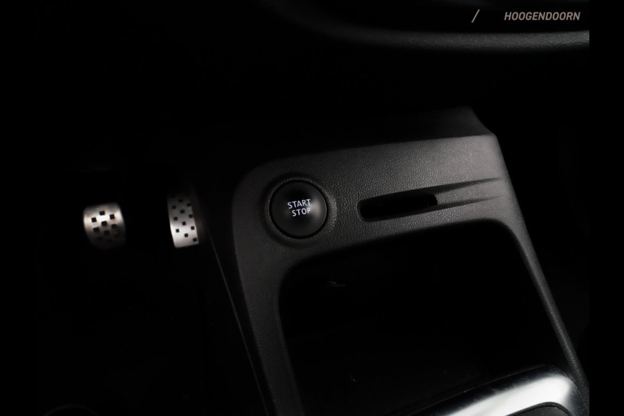 Renault Captur 0.9 TCe Bose Facelift (APPLE CARPLAY,LED VERLICHTING,NAVIGATIE,KEYLESS,CRUISE,LEDER,CAMERA,LM-VELGEN,TOPCONDITIE)