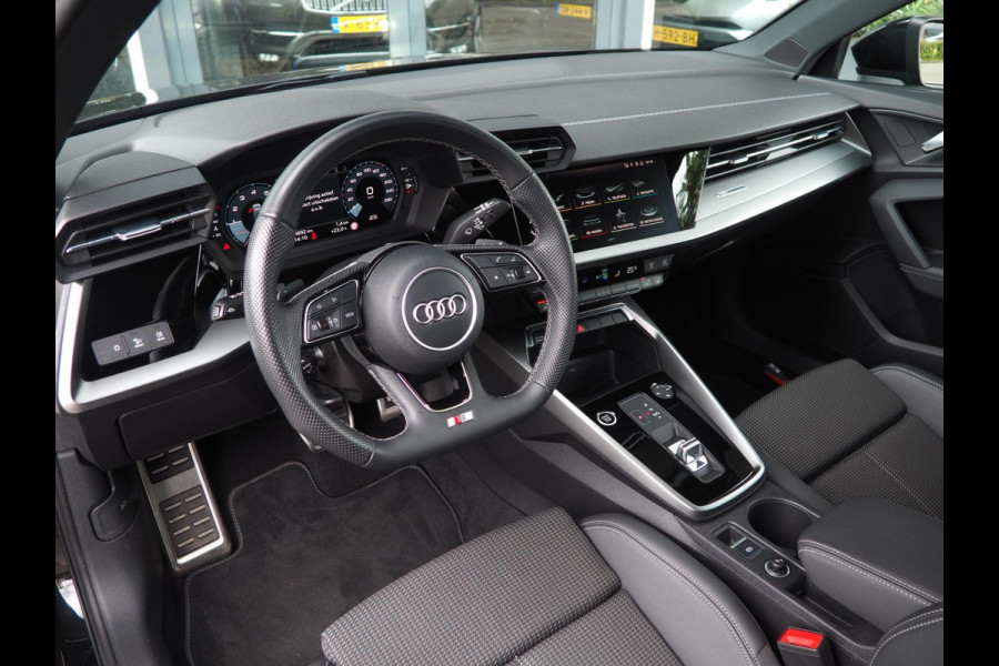 Audi A3 Sportback 30 TFSI S-line edition / Adaptieve cruise / Stoelverwarming / Carplay
