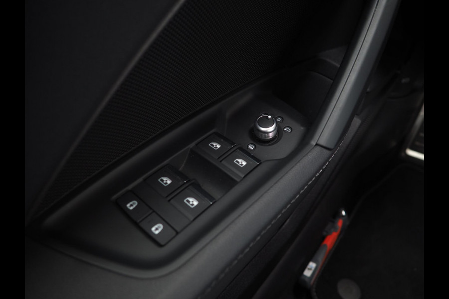 Audi A3 Sportback 30 TFSI S-line edition / Adaptieve cruise / Stoelverwarming / Carplay
