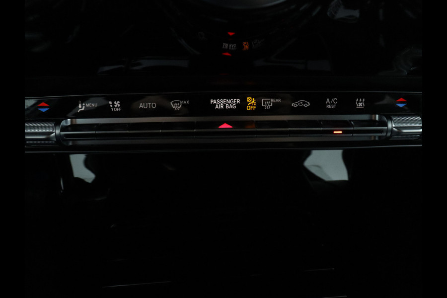 Mercedes-Benz A-Klasse 250 e Star Edition | Nightpakket | Dodehoekassistent | Parkeerpakket met achteruitrijcamera | Extra USB-poorten | KEYLESS GO | Sfeerverlichting | Verwarmde stoelen vooraan |