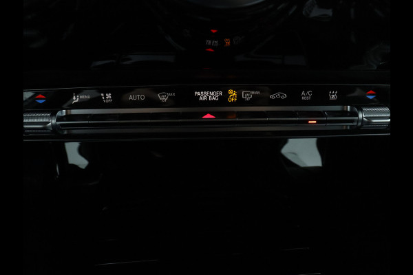 Mercedes-Benz A-Klasse 250 e Star Edition | Nightpakket | Dodehoekassistent | Parkeerpakket met achteruitrijcamera | Extra USB-poorten | KEYLESS GO | Sfeerverlichting | Verwarmde stoelen vooraan |