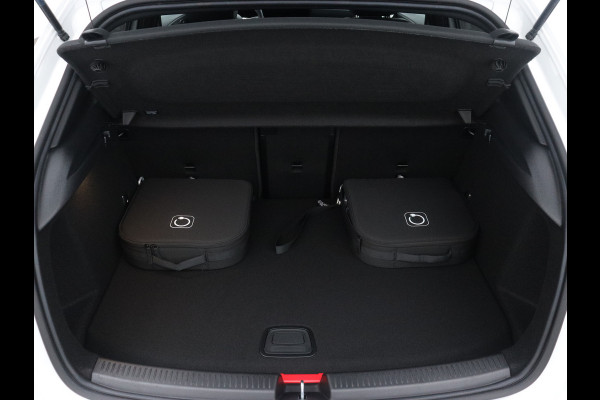 Mercedes-Benz A-Klasse 250 e Star Edition | Nightpakket | Dodehoekassistent | Parkeerpakket met achteruitrijcamera | Extra USB-poorten | KEYLESS GO | Sfeerverlichting | Verwarmde stoelen vooraan |