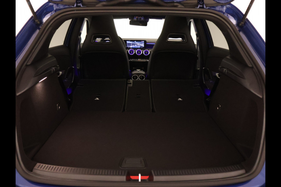 Mercedes-Benz A-Klasse 250 e Star Edition AMG Line Plus | Nightpakket | Antidiefstalpakket URBAN GUARD PLUS | Dodehoekassistent | Extra USB-poorten | Parkeerpakket met achteruitrijcamera | KEYLESS GO |