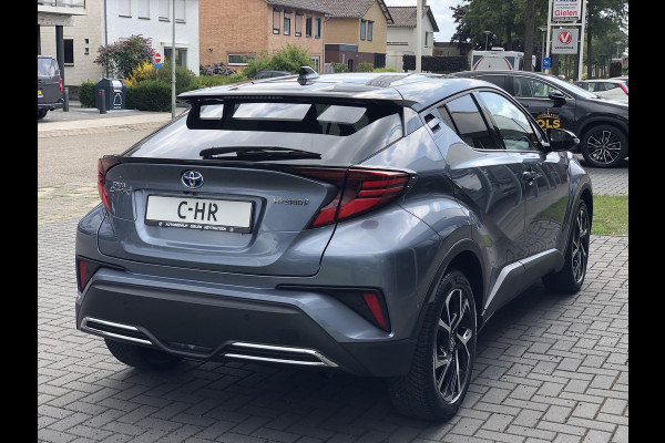 Toyota C-HR 2.0 Hybrid 184pk Bi-Tone | Dodehoekherkenning, Stoel + Stuurverwarming, Parkeersensoren, Apple CarPlay/Android Auto, 18 inch, Ke