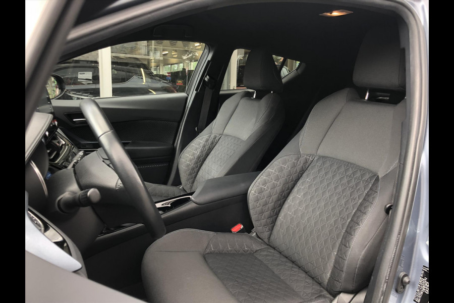 Toyota C-HR 2.0 Hybrid 184pk Bi-Tone | Dodehoekherkenning, Stoel + Stuurverwarming, Parkeersensoren, Apple CarPlay/Android Auto, 18 inch, Ke