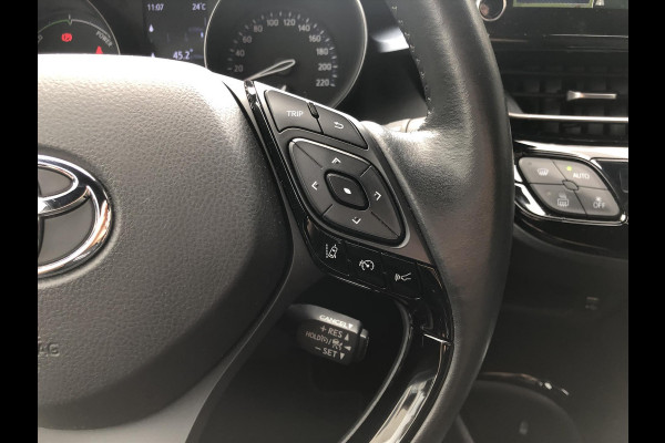 Toyota C-HR 2.0 Hybrid 184pk Bi-Tone | Dodehoekherkenning, Stoel + Stuurverwarming, Parkeersensoren, Apple CarPlay/Android Auto, 18 inch, Ke