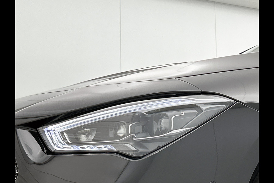 Mercedes-Benz CLA-Klasse Shooting Brake 250 e Star Edition AMG Line | Nightpakket | KEYLESS-GO | Parkeerpakket met achteruitrijcamera | 	EASY PACK achterklep | Dodehoekassistent | MULTIBEAM LED | Zitcomfortpakket | Sfeerverlichting | Verwarmde stoelen vooraan |