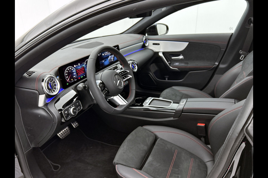 Mercedes-Benz CLA-Klasse Shooting Brake 250 e Star Edition AMG Line | Nightpakket | KEYLESS-GO | Parkeerpakket met achteruitrijcamera | 	EASY PACK achterklep | Dodehoekassistent | MULTIBEAM LED | Zitcomfortpakket | Sfeerverlichting | Verwarmde stoelen vooraan |