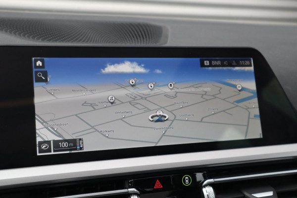 BMW 3 Serie Touring 330e xDrive Panorama / Head-Up / Laser / Dode hoek / Camera / Leder / HiFi /