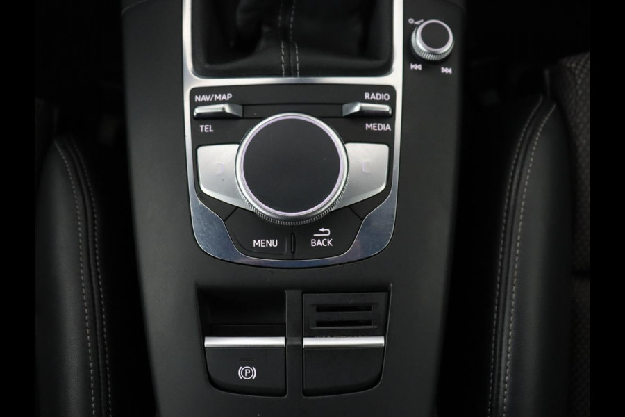 Audi A3 35 TFSI Advance Sport | Stoelverwarming | Carplay | Virtual Cockpit | Sportstoelen | Full LED | Navigatie | Half leder | Climate control | DAB | S Line