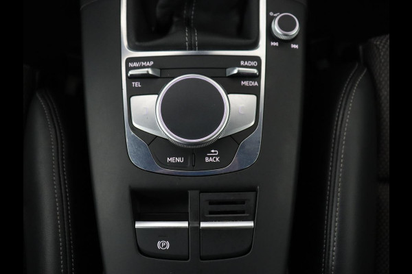 Audi A3 35 TFSI Advance Sport | Stoelverwarming | Carplay | Virtual Cockpit | Sportstoelen | Full LED | Navigatie | Half leder | Climate control | DAB | S Line