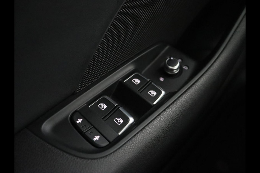 Audi A3 35 TFSI Advance Sport | Stoelverwarming | Carplay | Virtual Cockpit | Sportstoelen | Full LED | Navigatie | Half leder | Climate control | DAB | S Line