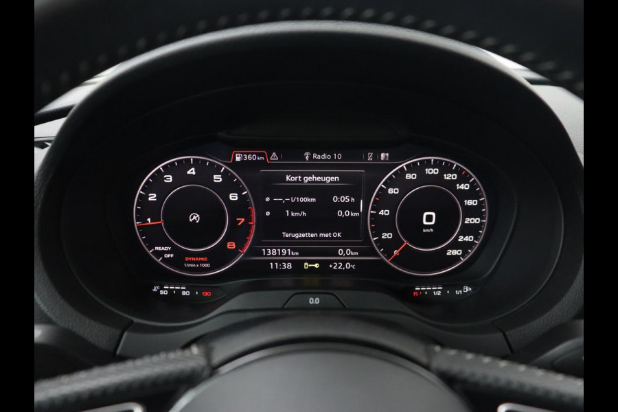 Audi A3 35 TFSI Advance Sport | Stoelverwarming | Carplay | Virtual Cockpit | Sportstoelen | Full LED | Navigatie | Half leder | Climate control | DAB | S Line