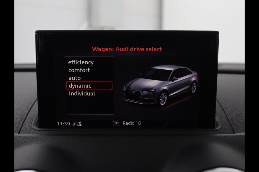 Audi A3 35 TFSI Advance Sport | Stoelverwarming | Carplay | Virtual Cockpit | Sportstoelen | Full LED | Navigatie | Half leder | Climate control | DAB | S Line