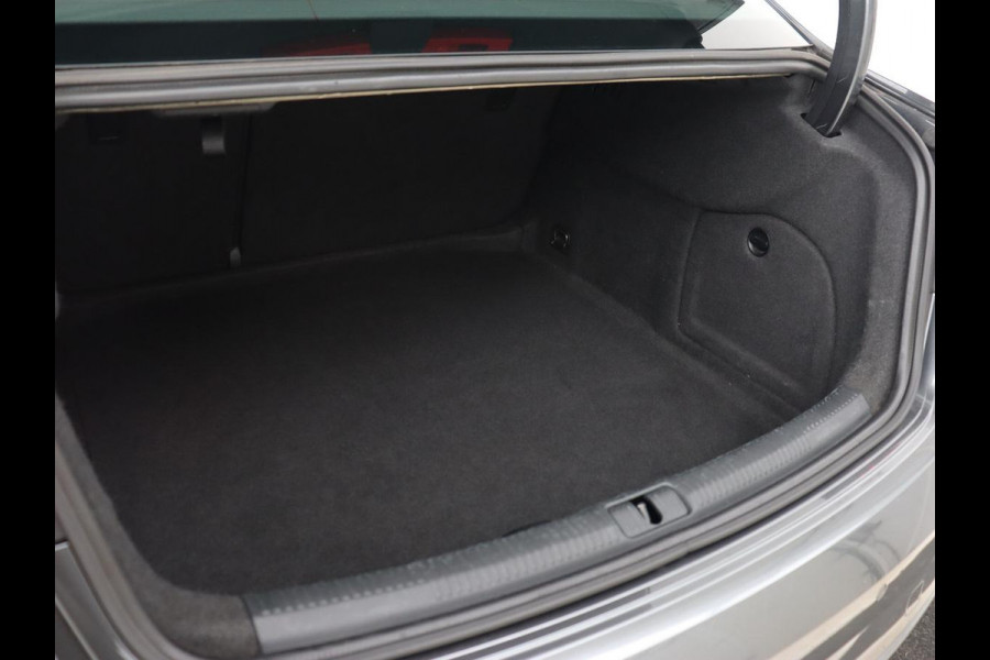 Audi A3 35 TFSI Advance Sport | Stoelverwarming | Carplay | Virtual Cockpit | Sportstoelen | Full LED | Navigatie | Half leder | Climate control | DAB | S Line