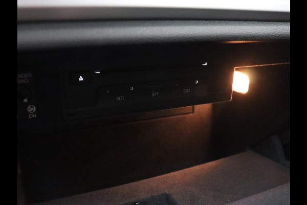 Audi A3 35 TFSI Advance Sport | Stoelverwarming | Carplay | Virtual Cockpit | Sportstoelen | Full LED | Navigatie | Half leder | Climate control | DAB | S Line