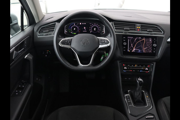 Volkswagen Tiguan 1.4 TSI eHybrid | Stoel & stuurverwarming | Adaptive cruise | Carplay | Park Assist | Navigatie | Side Assist | Virtual Cockpit | Full LED | PHEV